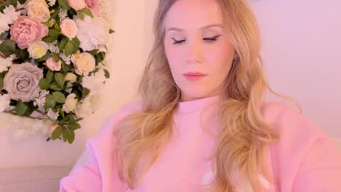 Snapshot of myassistant chatting on 12/29/24, 04:19 Mya-be Yours P online show from 12/29/24, 04:19