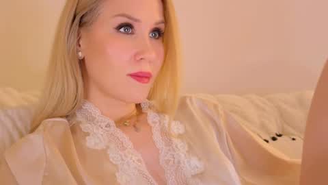 Snapshot of myassistant chatting on 01/24/25, 11:12 Mya-be Yours P online show from 01/24/25, 11:12