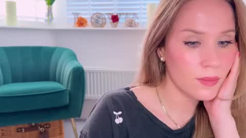 Snapshot of myassistant chatting on 02/03/25, 04:31 Mya-be Yours P online show from 02/03/25, 04:31