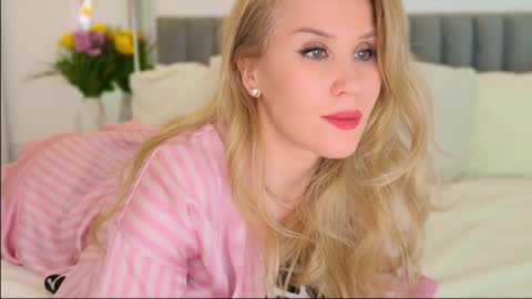 Snapshot of myassistant chatting on 02/16/25, 09:38 Mya-be Yours P online show from 02/16/25, 09:38