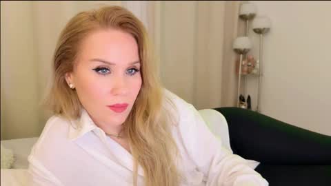 Snapshot of myassistant chatting on 02/22/25, 12:49 Mya-be Yours P online show from 02/22/25, 12:49