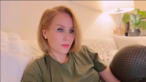 Snapshot of myassistant chatting on 02/24/25, 06:36 Mya-be Yours P online show from 02/24/25, 06:36