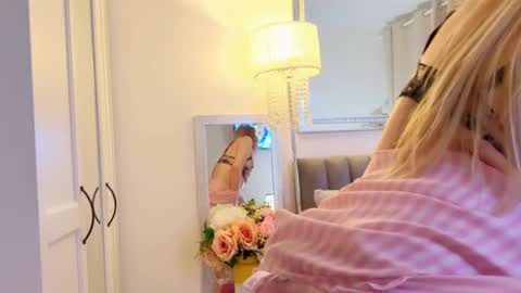 Snapshot of myassistant chatting on 03/02/25, 12:31 Mya-be Yours P online show from 03/02/25, 12:31