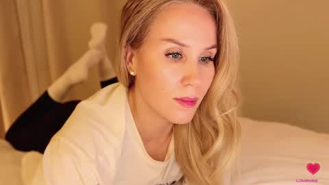 Snapshot of myassistant chatting on 11/05/25, 05:24 Mya-be Yours P online show from 11/05/25, 05:24