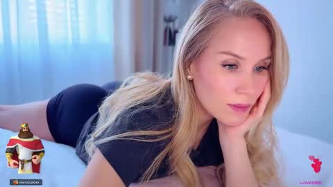 Snapshot of myassistant chatting on 11/11/25, 02:28 Mya-be Yours P online show from 11/11/25, 02:28