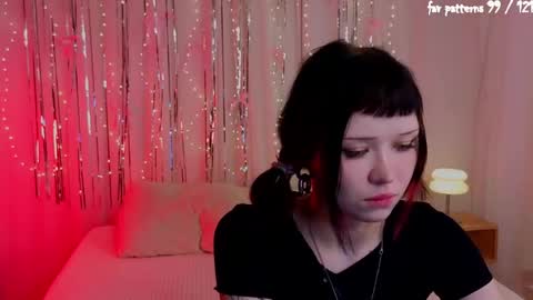 Snapshot of myawka chatting on 04/04/26, 12:42 Mia online show from 04/04/26, 12:42