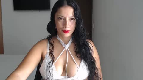 mary and charlie online show from 11/08/25, 04:07