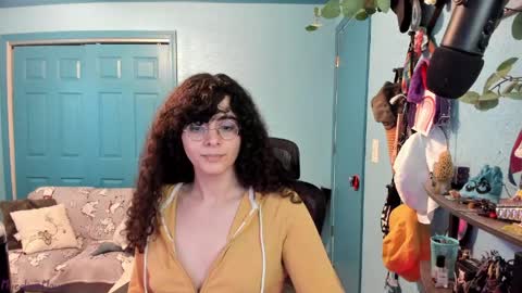 Snapshot of myceliummouse chatting on 04/19/26, 11:18 Grace online show from 04/19/26, 11:18