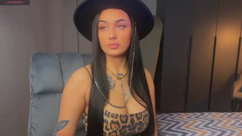 Snapshot of mygoddesshecate chatting on 10/05/25, 02:54 Hecate online show from 10/05/25, 02:54