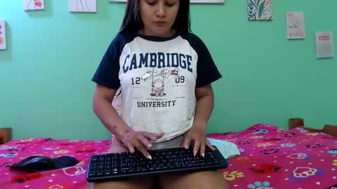 Snapshot of myguardian20angel chatting on 10/27/25, 07:07 Angel Cute online show from 10/27/25, 07:07