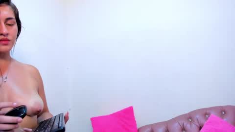 Snapshot of myinnocentwhore chatting on 12/05/24, 06:32 LINDA  AND EMILIO online show from 12/05/24, 06:32