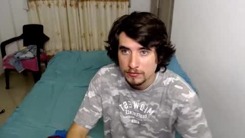 Snapshot of myke_xxx chatting on 01/13/26, 01:44 mike online show from 01/13/26, 01:44