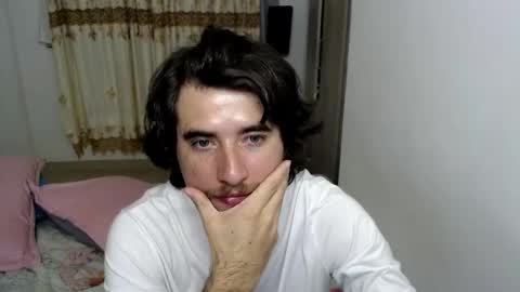 Snapshot of myke_xxx chatting on 01/19/26, 01:42 mike online show from 01/19/26, 01:42