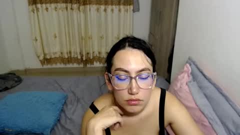 Snapshot of myke_xxx chatting on 02/10/26, 01:21 mike online show from 02/10/26, 01:21