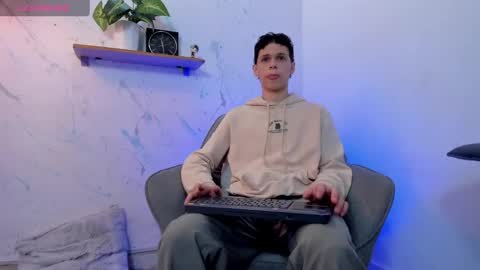 Mykel   online show from 10/09/25, 02:48