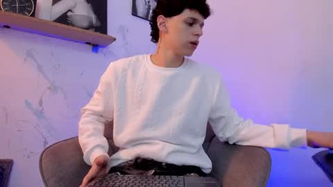 Mykel   online show from 10/12/25, 02:05