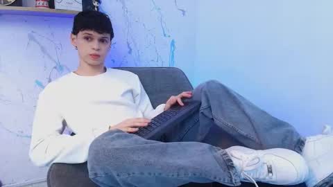 Mykel   online show from 12/16/25, 02:44