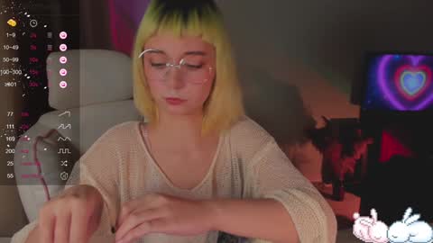 Snapshot of mylaweb chatting on 12/20/24, 01:25 MylaFlores online show from 12/20/24, 01:25