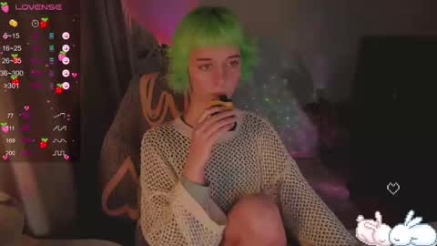 Snapshot of mylaweb chatting on 02/14/25, 10:04 MylaFlores online show from 02/14/25, 10:04