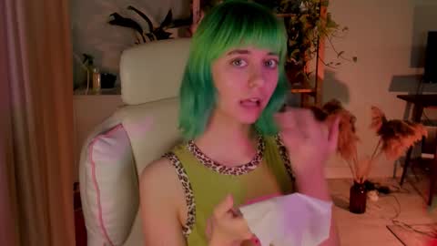 Snapshot of mylaweb chatting on 10/05/25, 09:45 MylaFlores online show from 10/05/25, 09:45