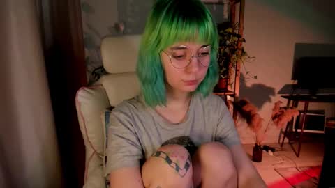 Snapshot of mylaweb chatting on 10/14/25, 02:45 MylaFlores online show from 10/14/25, 02:45