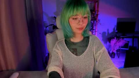 Snapshot of mylaweb chatting on 11/09/25, 02:21 MylaFlores online show from 11/09/25, 02:21