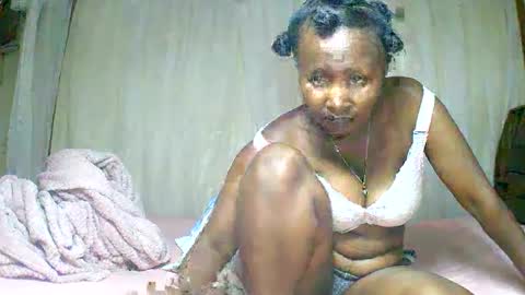 Snapshot of mylindasweet chatting on 02/01/25, 04:11 linda online show from 02/01/25, 04:11