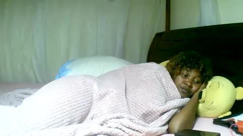 Snapshot of mylindasweet chatting on 02/04/25, 03:33 linda online show from 02/04/25, 03:33