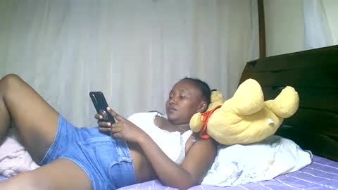 Snapshot of mylindasweet chatting on 02/14/25, 12:36 linda online show from 02/14/25, 12:36