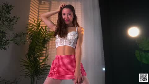 Snapshot of myliss chatting on 09/28/25, 01:27 Liss Next stream December1 online show from 09/28/25, 01:27