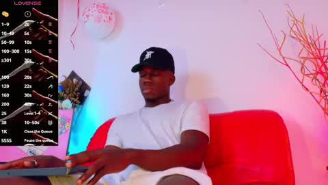 Snapshot of mylowallacee chatting on 03/09/25, 12:10 Mylo Wallace online show from 03/09/25, 12:10