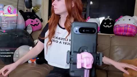 Snapshot of mymindbreaks2 chatting on 01/14/26, 02:50 mymindbreaks online show from 01/14/26, 02:50