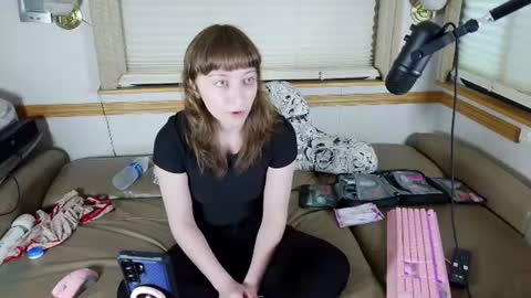 Snapshot of mymindbreaks2 chatting on 07/27/26, 10:06 mymindbreaks online show from 07/27/26, 10:06