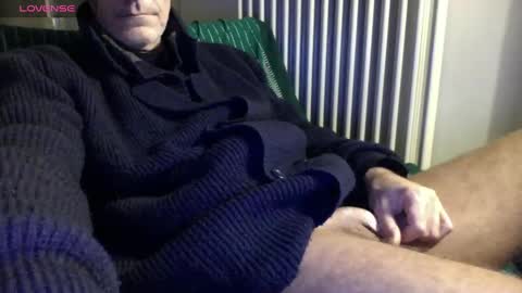 Bi sexy guy lovense hush is on private is open or password show tip if you like. online show from 01/27/25, 04:22
