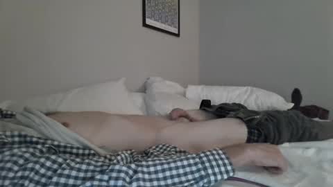 Snapshot of mynaughtyacct chatting on 10/16/25, 10:22 Felt like showing off online show from 10/16/25, 10:22