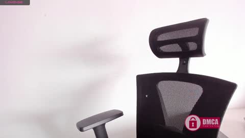 Snapshot of mypretty_isabella chatting on 01/28/25, 06:17 Bella online show from 01/28/25, 06:17