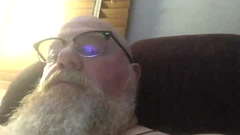 Snapshot of myqueen76myqueen76 chatting on 04/27/26, 01:14 myqueen76myqueen76 online show from 04/27/26, 01:14