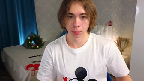 Mickey online show from 12/25/24, 09:43