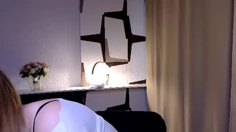 Snapshot of mysmila chatting on 07/08/26, 01:26 mysmila online show from 07/08/26, 01:26