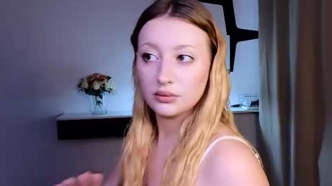 Snapshot of mysmila chatting on 07/10/26, 02:19 mysmila online show from 07/10/26, 02:19
