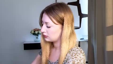 Snapshot of mysmila chatting on 07/11/26, 01:47 mysmila online show from 07/11/26, 01:47