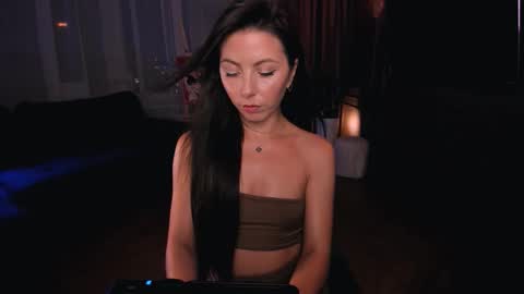 Snapshot of mysstica chatting on 11/07/25, 12:10 Maria online show from 11/07/25, 12:10