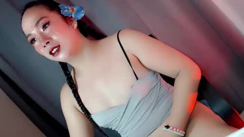 Snapshot of mysterious_kim chatting on 10/19/25, 03:29 kimmy online show from 10/19/25, 03:29