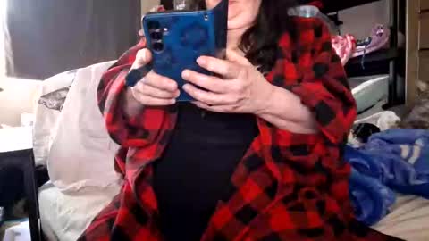 Snapshot of mysteriouswoman18 chatting on 11/22/25, 06:40 mysteriouswoman18 online show from 11/22/25, 06:40