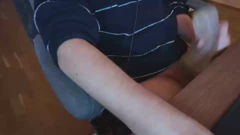 Snapshot of mysteryboy497 chatting on 11/15/25, 09:32 mysteryboy497 online show from 11/15/25, 09:32