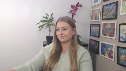 Erica online show from 02/05/25, 11:02