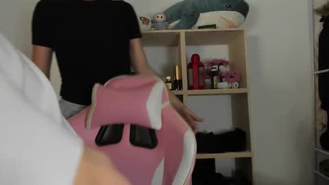 Snapshot of mystic_evan chatting on 10/28/25, 11:51 Evan Brown online show from 10/28/25, 11:51