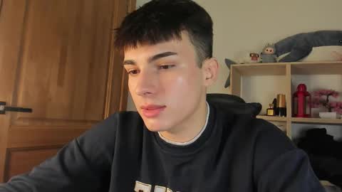 Snapshot of mystic_evan chatting on 11/06/25, 01:01 Evan Brown online show from 11/06/25, 01:01