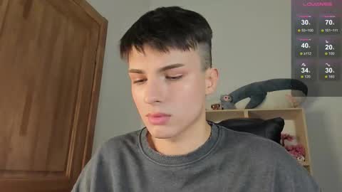 Snapshot of mystic_evan chatting on 11/13/25, 06:45 Evan Brown online show from 11/13/25, 06:45