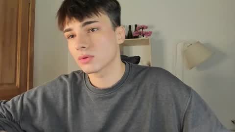 Snapshot of mystic_evan chatting on 12/05/25, 04:03 Evan Brown online show from 12/05/25, 04:03